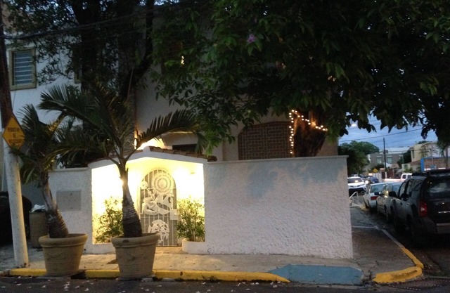 White House am Strand, einen Block vom Ocean Park Beach in Gated Community