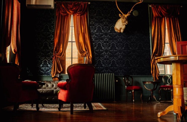 White House Hotel