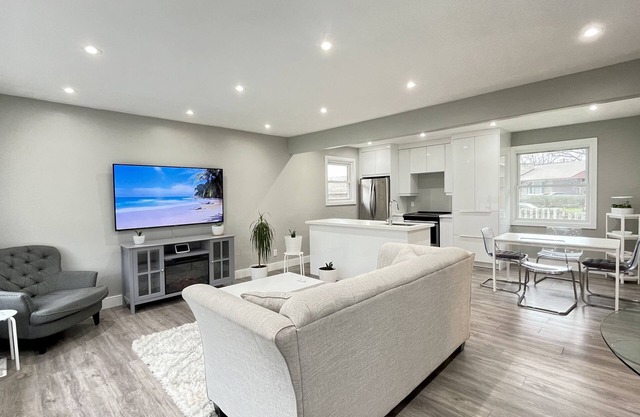 White House Suite - Sleeps 4