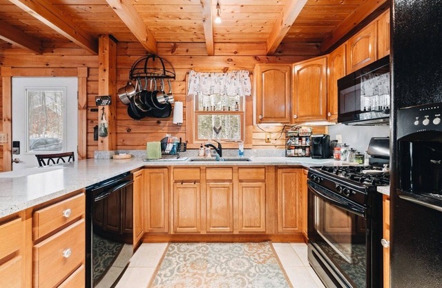 White Mountain Forest Cabin Retreat