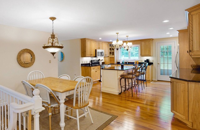 White Mountain Glen | House in Bartlett with hot tub, sauna, firepit & game room