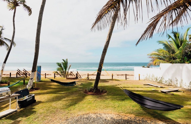 Cozy, Beachfront, Private Suite in Lovely Arecibo ideal for couples