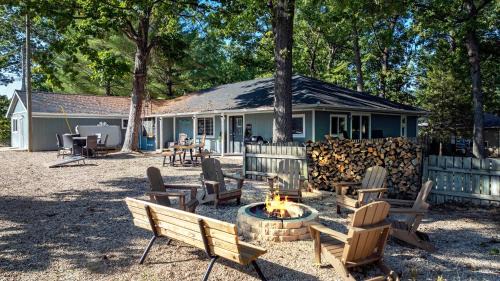 White Oak Landing - Spacious 6 BDR with Boat Slip