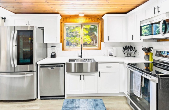 White Pass Wonder - Hot Tub, Wifi, Wood Stove