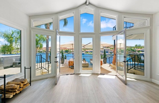 White Wake - Hot Tub | Lake Front | Luxury | Views