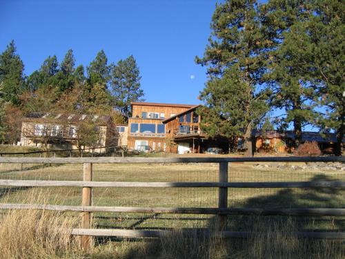Whitebird Summit Lodge