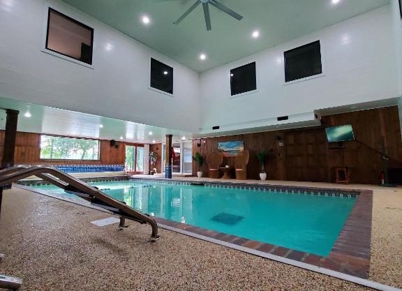 Whitefish Lake Home with Heated Indoor Pool