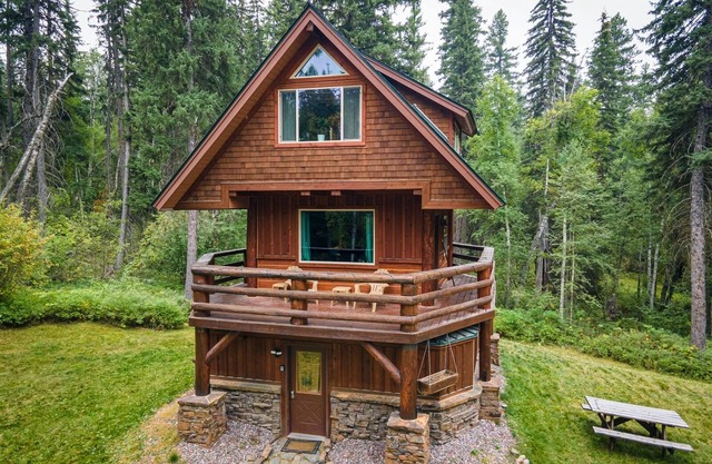Whitefish MT Luxury Cabin - Peaceful Forest Retreat Minutes from Downtown