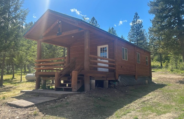 Cabin on secluded large property!