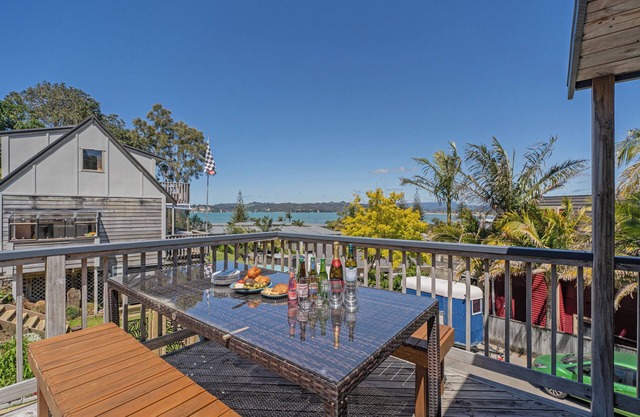 Whitianga Coastal Escape (3 bdrm)