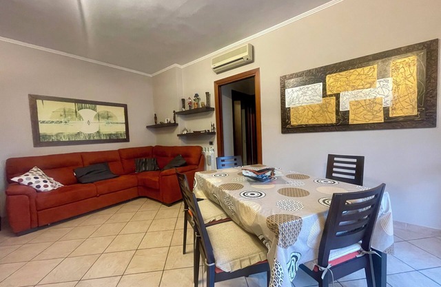 WHOLE APARTMENT GREAT FOR FAMILIES AND CLOSE TO ALL AMENITIES