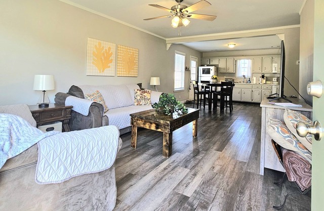 Whole House- 3rm + Fenced Yard. 2 Turns to Post!