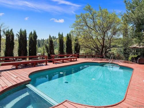 Whole House at Eaglenest Inn with Pool & SPA