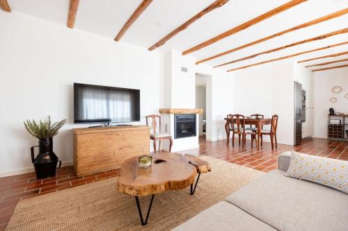 WHome Countryside Charm Near Wedding Venue w/BBQ Patio