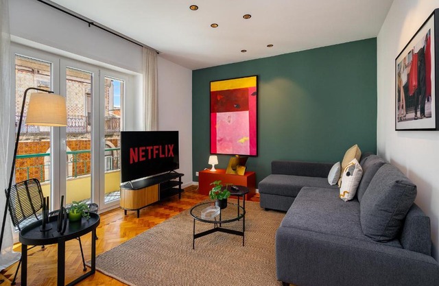 WHome Prime Location w AC 3-Bed Duplex Perfect for Families ONLY