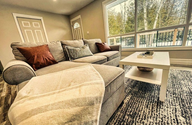 Wiarton Secluded Cottage · Secluded Cottage | Rustic | Trails | BBQ | Firepit