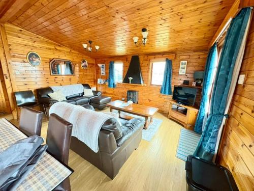 Wide Water Lodge, Pet Friendly, Hoburne passes included