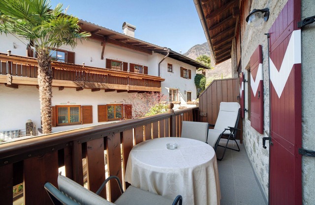 Wiedmairhof Apartment 'Schwalbennest' mit Westbalkon, gemeinsamer Terrasse und Garten und Wi-Fi