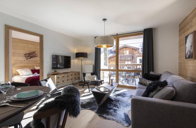 Wifi, fitness, sauna, hammam, terrasse, balkon, parkmöglichkeiten, fernseher