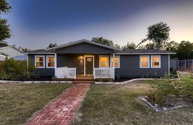 The Wilbarger Villa | Sunsets, Seclusion, Views, and close to Everything!