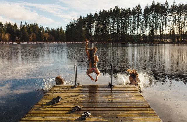 Wild Rose Lake Front Glamping and Sauna - Dog friendly Site!