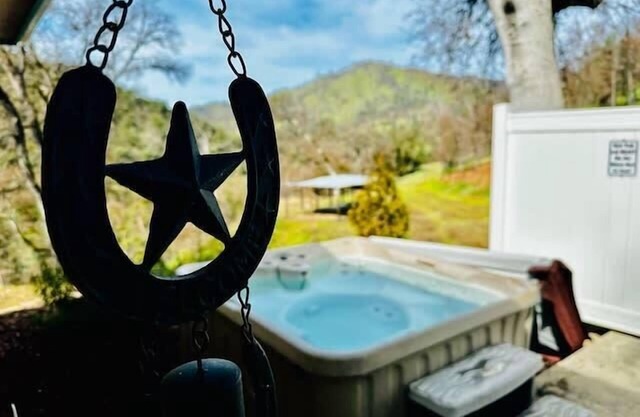 Wild Stallion/HOT TUB/Sleeps 4/Darts/Private