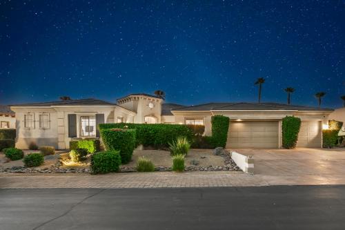 Wilder Out West: Luxury Pickleball, Mini Golf, & Game Room!