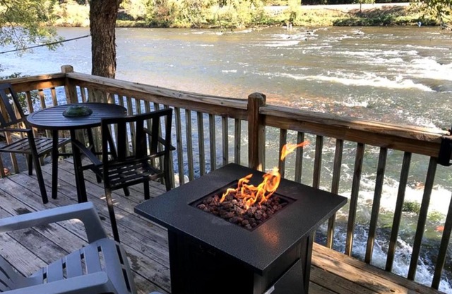 Wildlife Cabin On The River