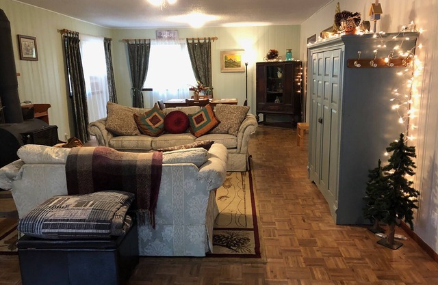 Wildlife Preserve, Country Cottage, Spacious