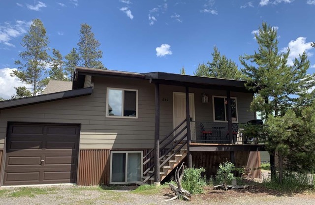 Wildlife Themed Cabin - Nah an alles! 1 Meile zum Yellowstone Park!