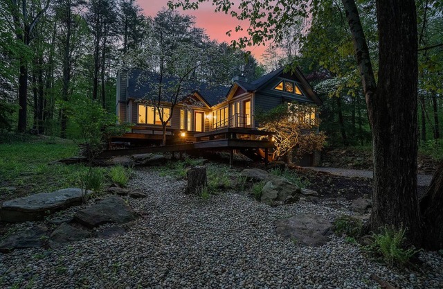 "Wildwood Acres" Peaceful Wooded Retreat