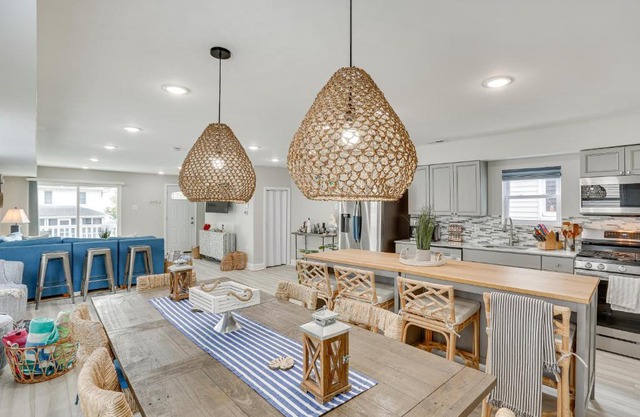 Wildwood Home with Deck - Walk to Beach and Boardwalk!