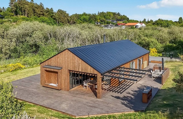 "Willi" - 600m from the sea by Interhome
