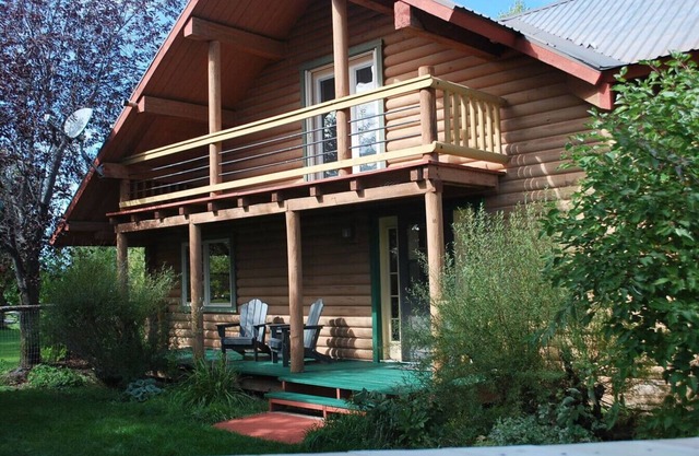 Willow Tree Cabin, immerse yourself in the tranquility of nature.