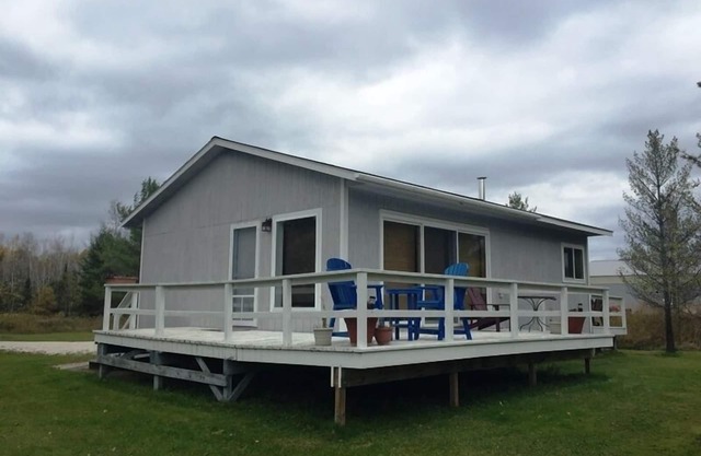 Gemütliche Hütte in der Nähe der Stadt auf Madeline Island