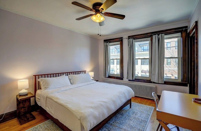 Willy St 2 Work Spaces 2 King Beds Prime Loc!