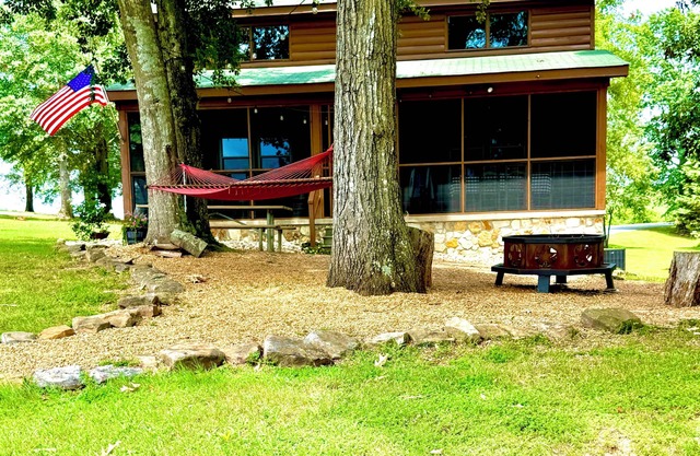 Wilson Lake, privates Dock, Strand, gemeinsamer Pool, Robert Trent Golfplatz in der Nähe