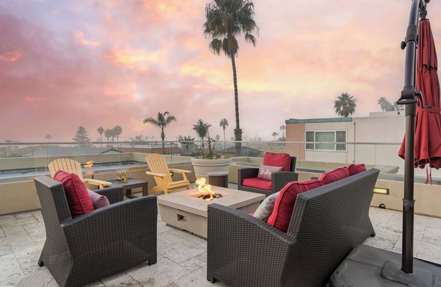 Windansea by AvantStay | Private Rooftop Patio, 2 blocks to Beach & Town