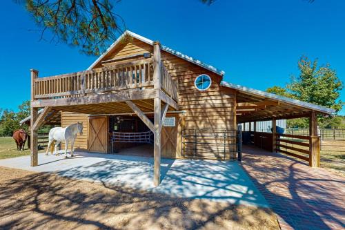 Windmill Trails Farm - Barn Loft and Dairy Cottage