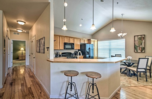 NEW! Stylish Windsor Townhome w/ Balcony + Golf!