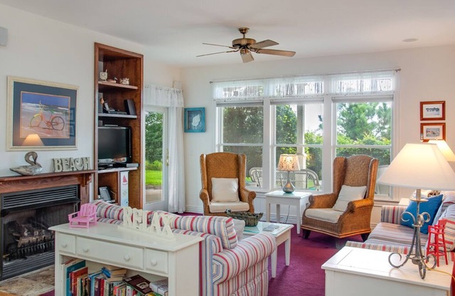 Windswept Ridges 4E: 3-Zimmer-Wohnung, Wohnanlage, Gemeinschaftspool und viele weitere Annehmlichkeiten!