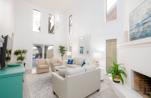 Windward- New Orleans Area Waterfront Haus mit Pool