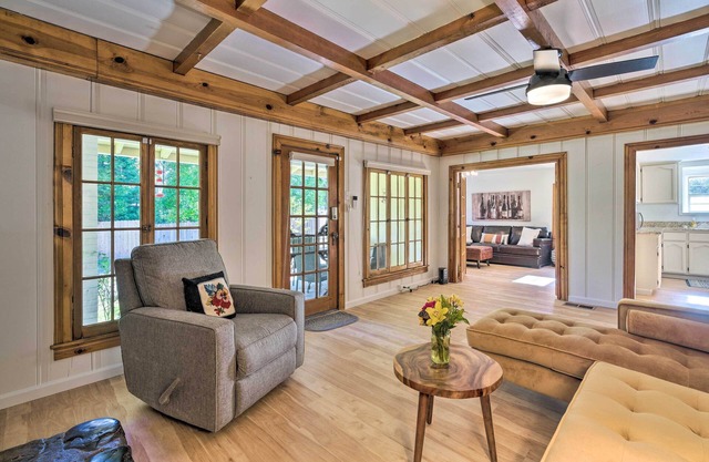 Wine Country Escape w/ Hot Tub in River Pines!