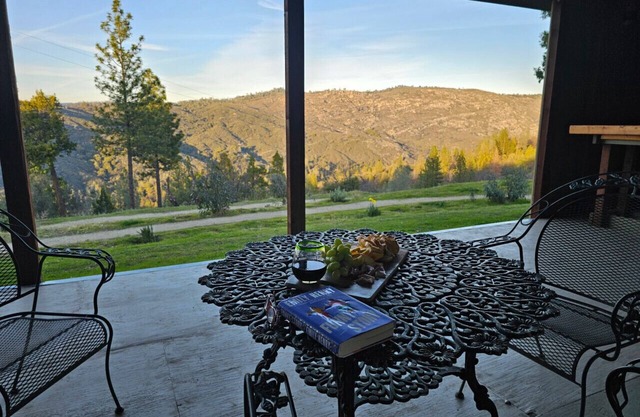 Wine Country Retreat-Beautiful Views-Family Fun