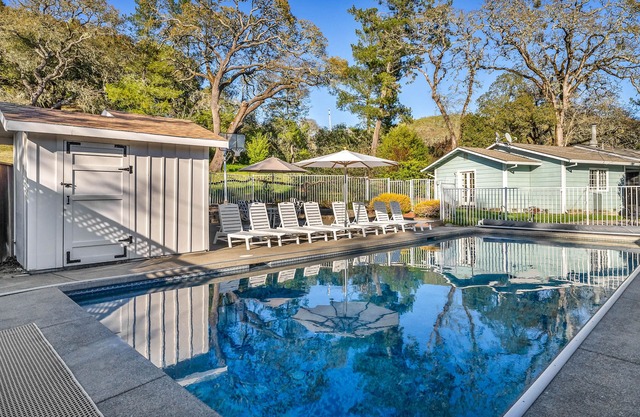 Glen Ellen Home mit üppigem Garten und Pool in Wine Country