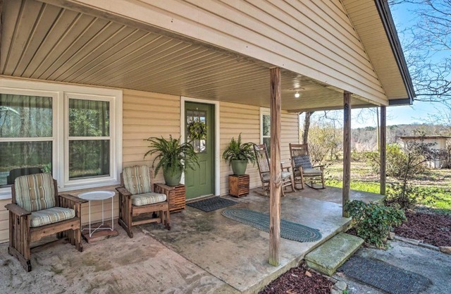 Wine Country Retreat with Fire Pit and Sunroom!