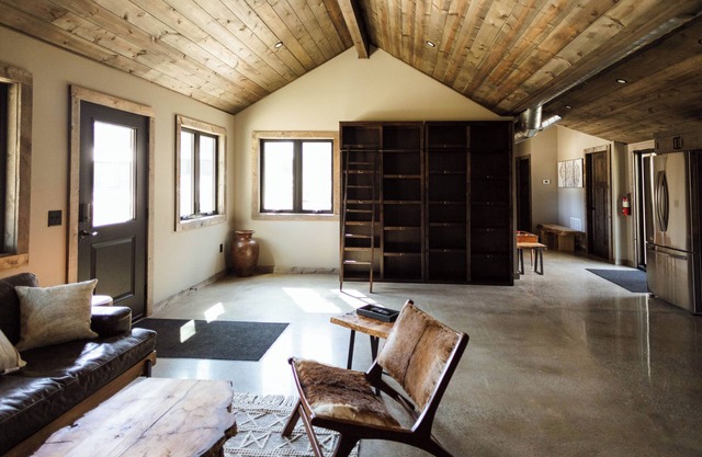 Wine Country Spacious Modern Woodside Cabin for 4