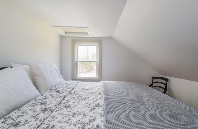Wine Harbour Village- Sutherland House