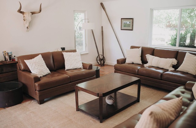 Wine Lovers Retreat Amidst Shenandoah Valley with Pool