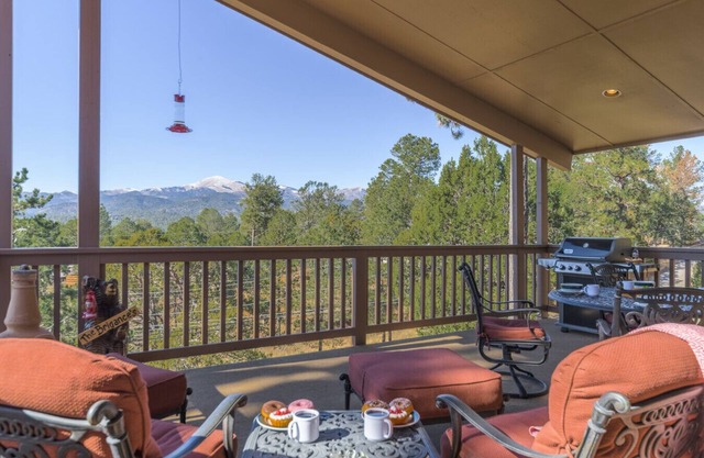 Wine & Wilderness: MTN Luxe Chalet/ Hot Tub/ Views